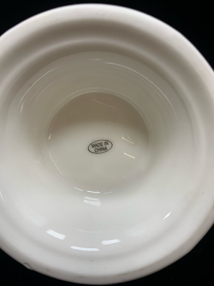 WHITE PORCELAIN PEACOCK TEAPOT.