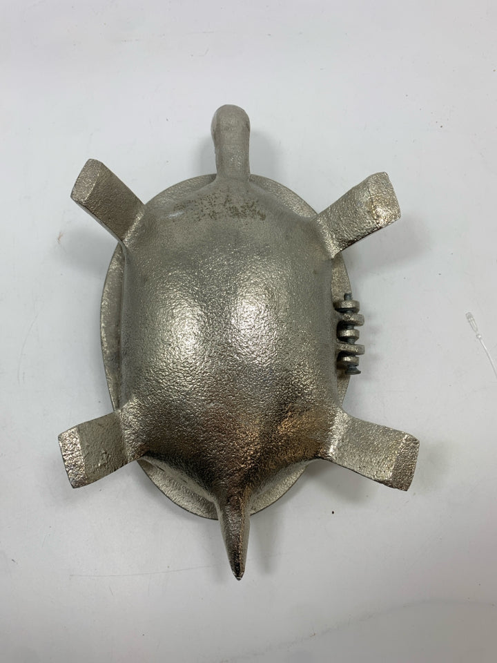 METAL TURTLE FLIP SHELL TRINKET BOX.