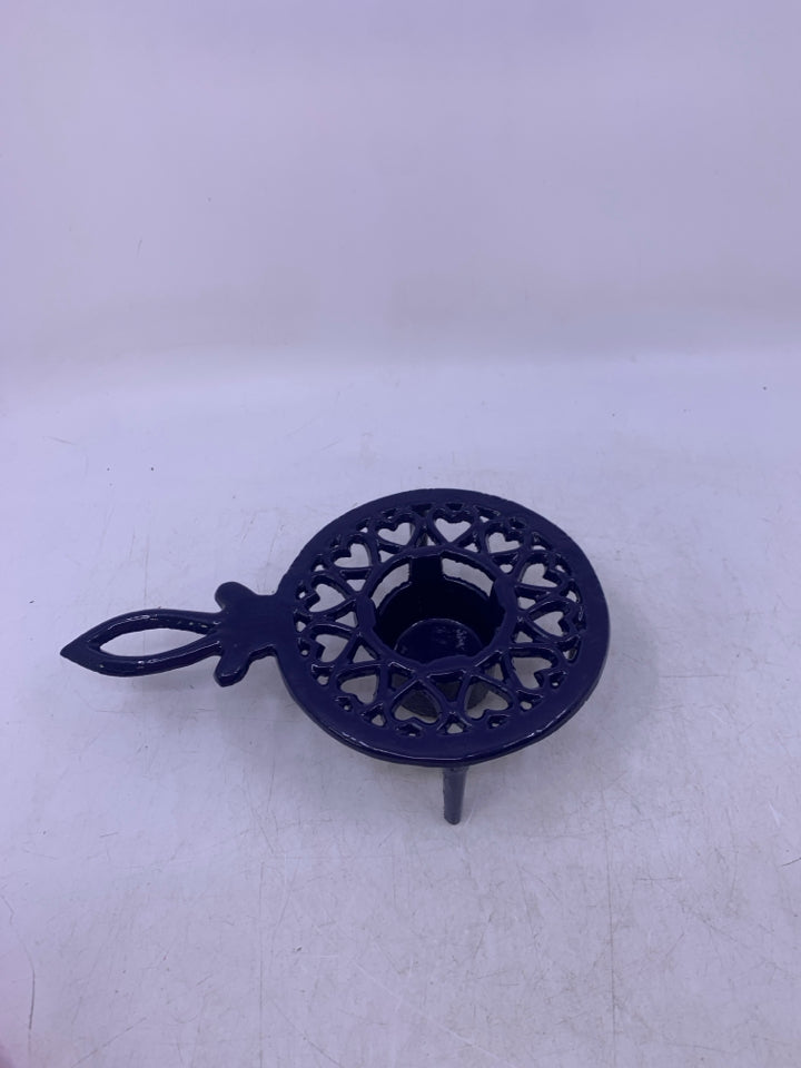 FOOTED BLUE METAL TEA LIGHT INSERT TRIVET.