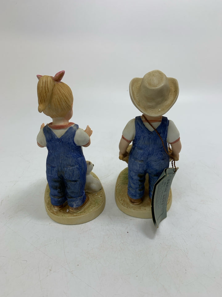 2 PC DENIM DAYS BOY/GIRL USING WHEEL BARROW & OPENING MILK BARREL.