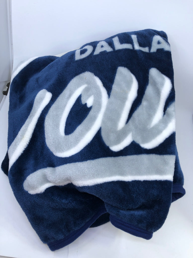 NIP DALLAS COWBOY THROW.