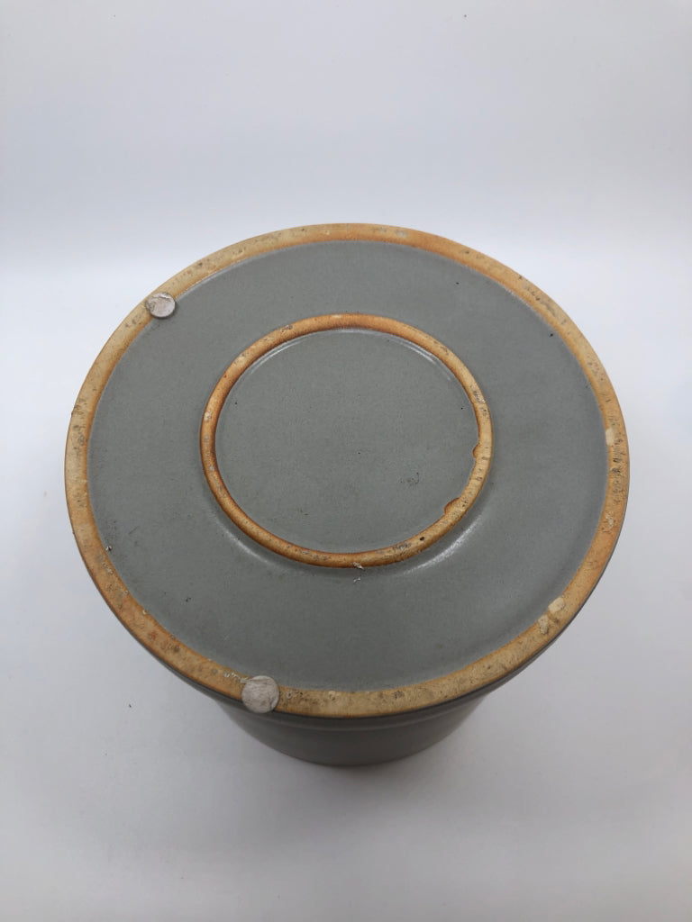 HEAVY GRAY CERAMIC PLANTER.