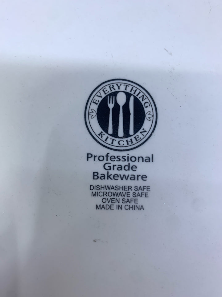WHITE PIE DISH W HANDLES.