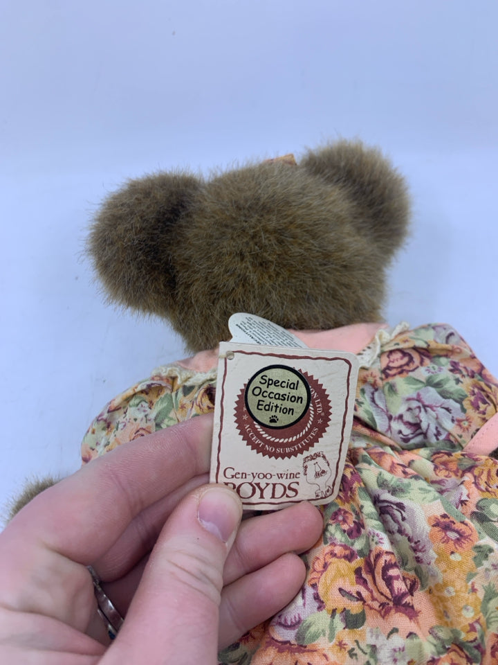 LIGHT BROWN BEAR W/ FLORAL DRESS W/ MOM BAG BOYDS BEARS.