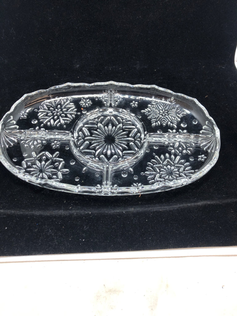 SNOWFLAKE CLEAR GLASS 5 SECTION PLATTER.