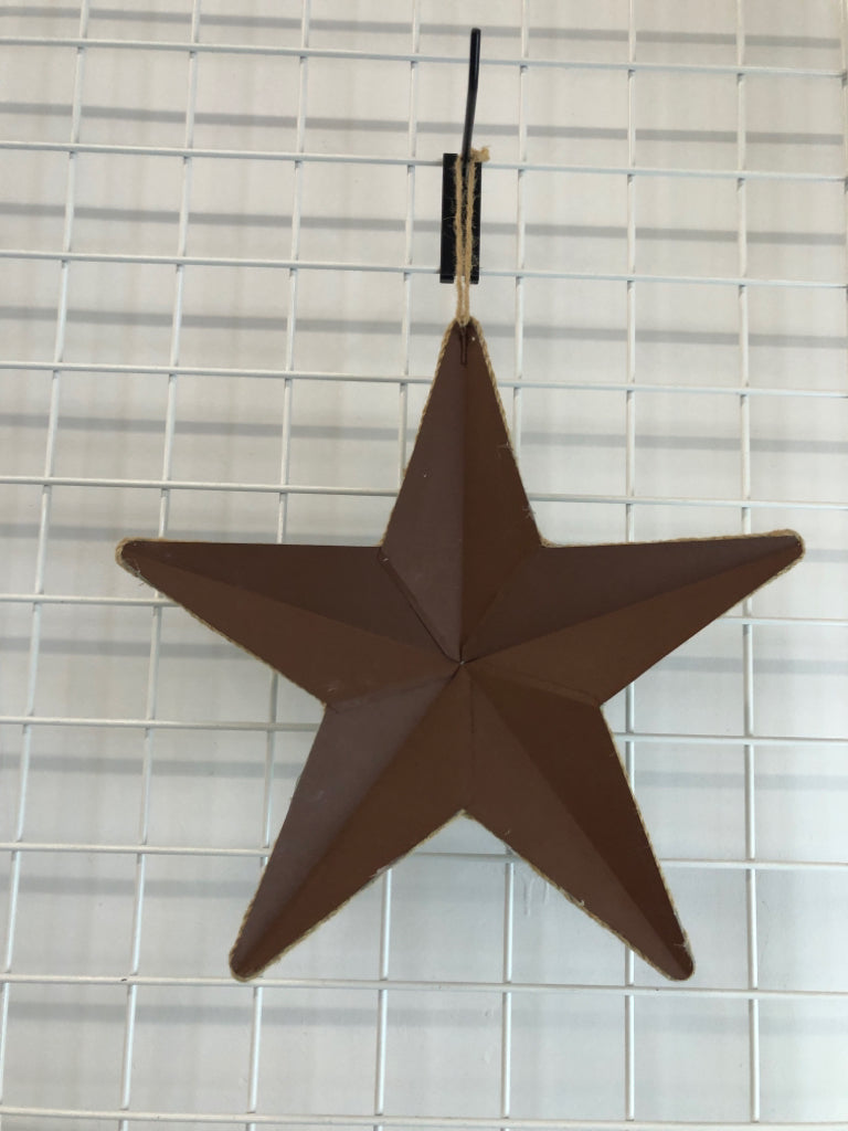 BLUE METAL STAR W/TWINE EDGE.