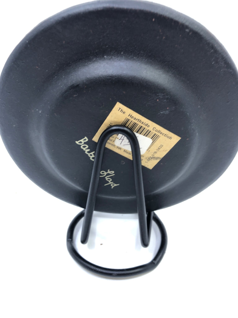 PRIMITIVE LOVE PLATE W BLACK STAND.