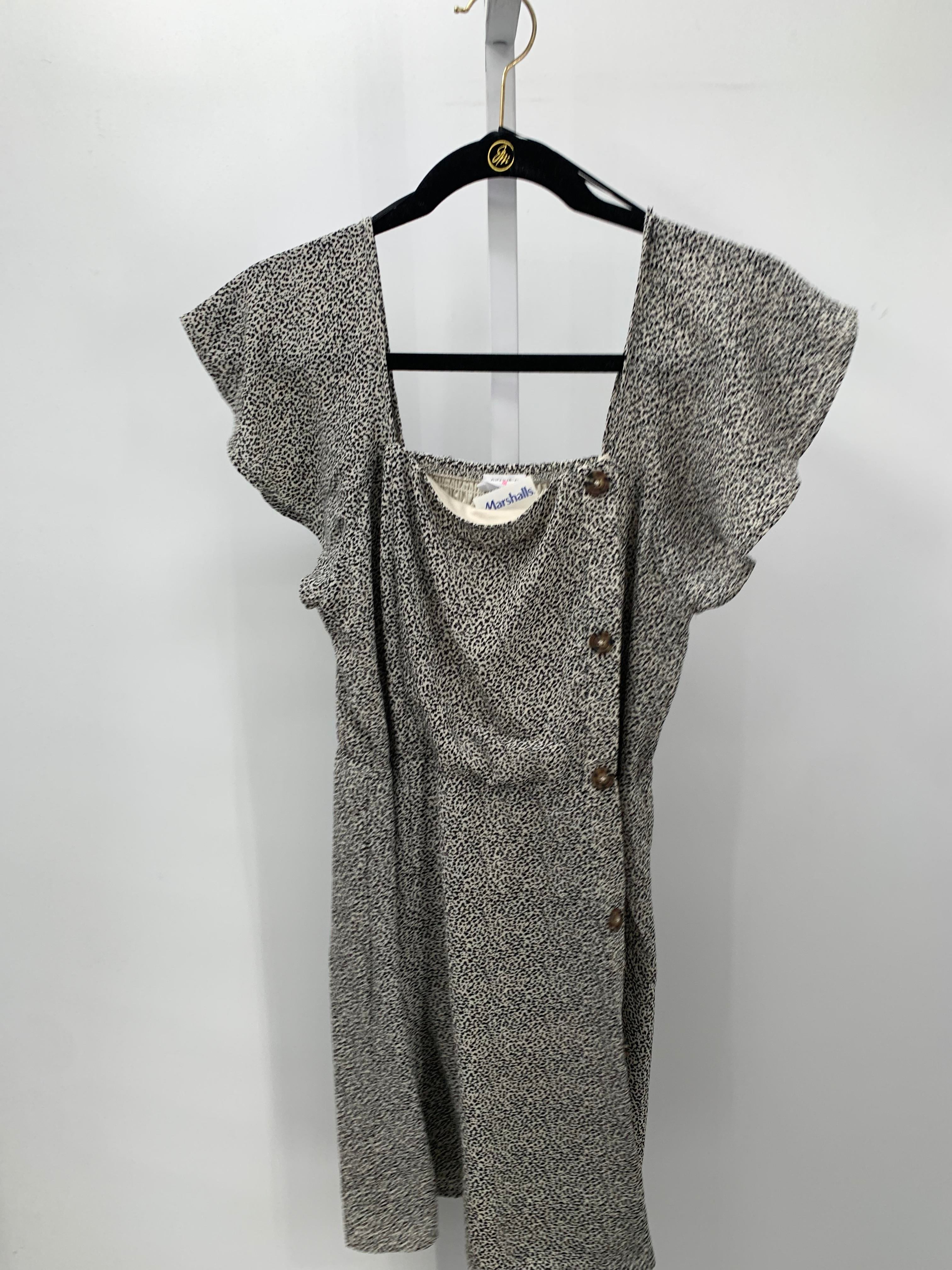 Size Medium Juniors Short Sleeve Dress