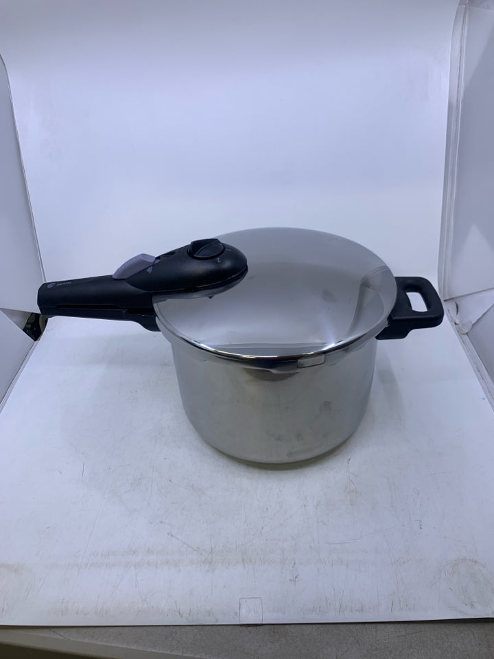 NEW FAGOR STAINLESS STEEL PRESSURE COOKER.
