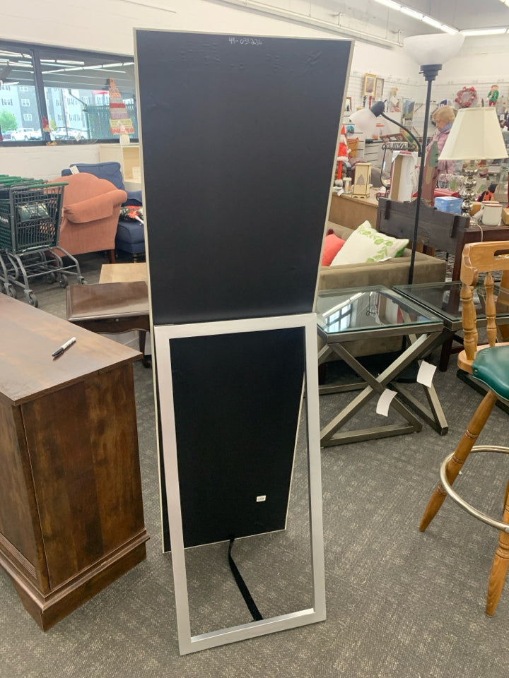 FULL LENGTH MIRROR W/STAND.