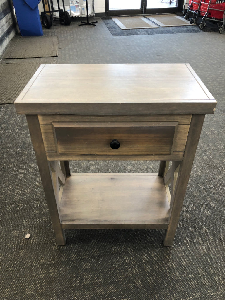 GRAY WASHED X-SHAPED SIDE NIGHTSTAND.