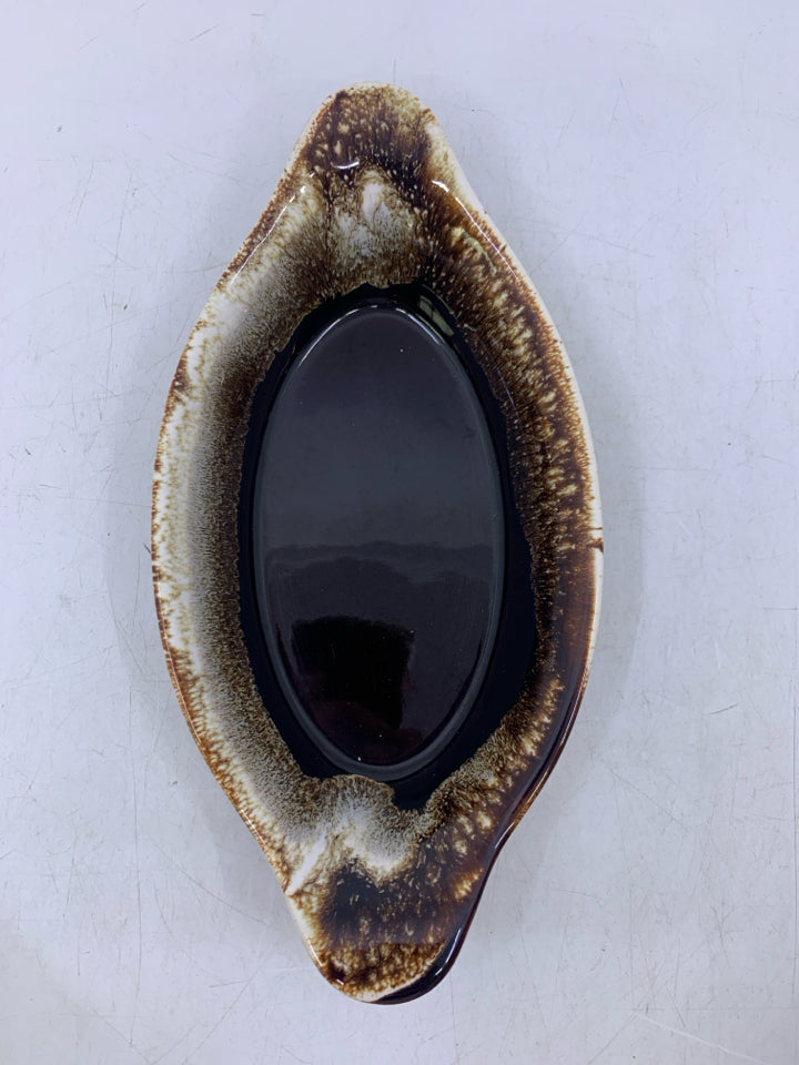 2 BROWN DRIP POTTERY SINGLE OVAL BAKERS.