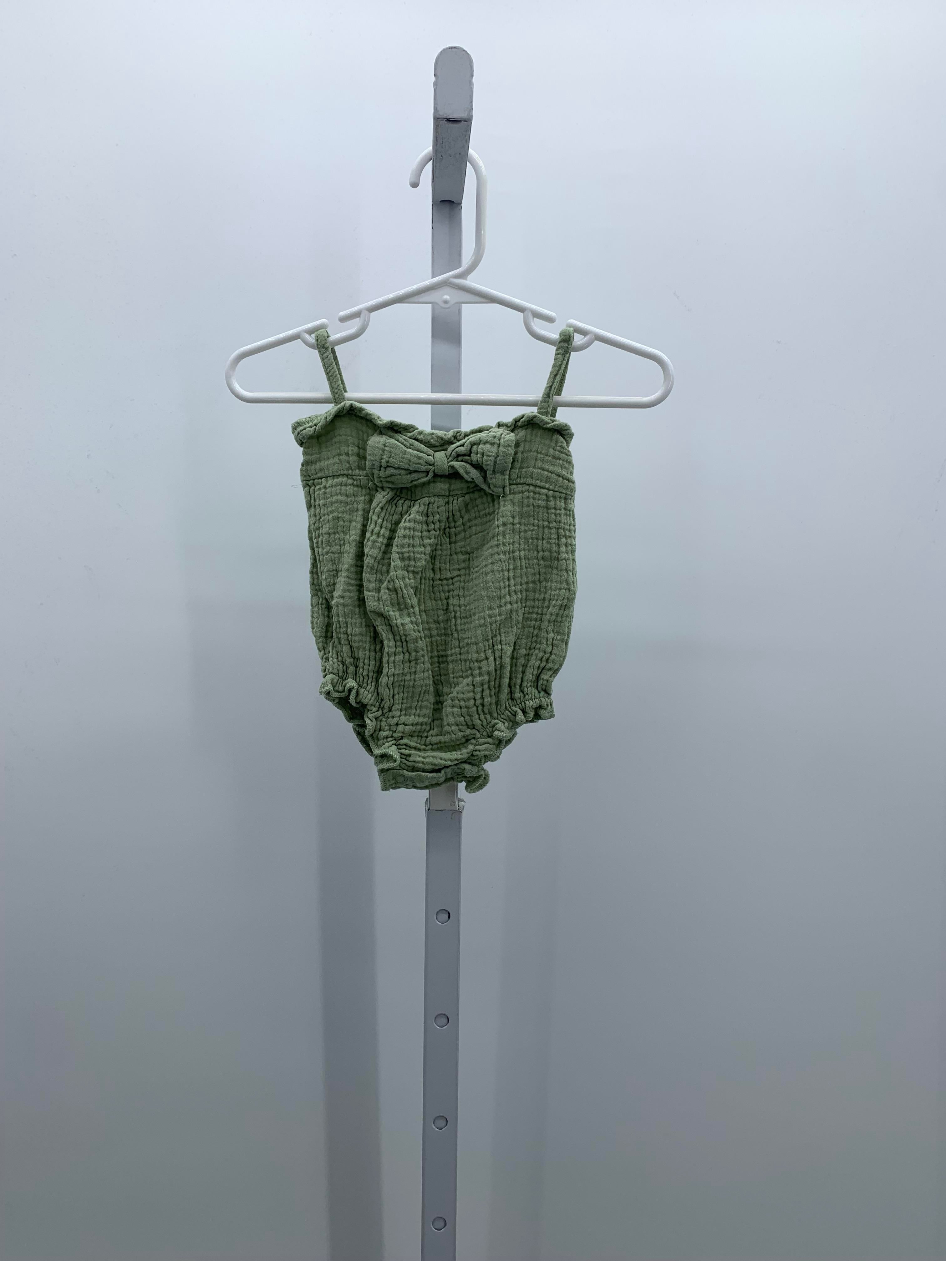 Size 0-3 months Girls Sleeveless Romper