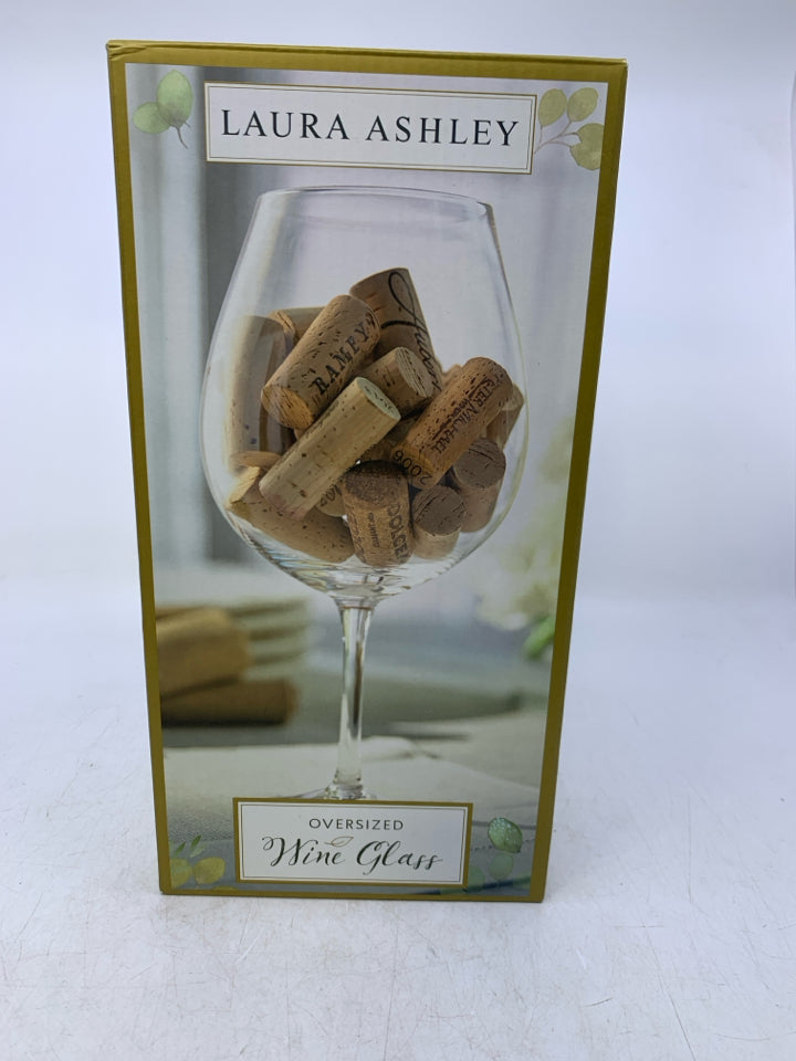 NIB CLEAR OVERSIZED WINE GLASS.