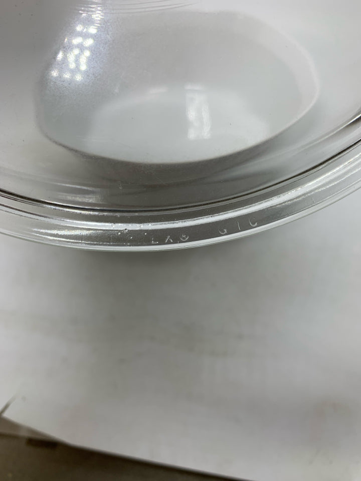 CIRCLE RIBBED CASSEROLE DISH W/ LID.