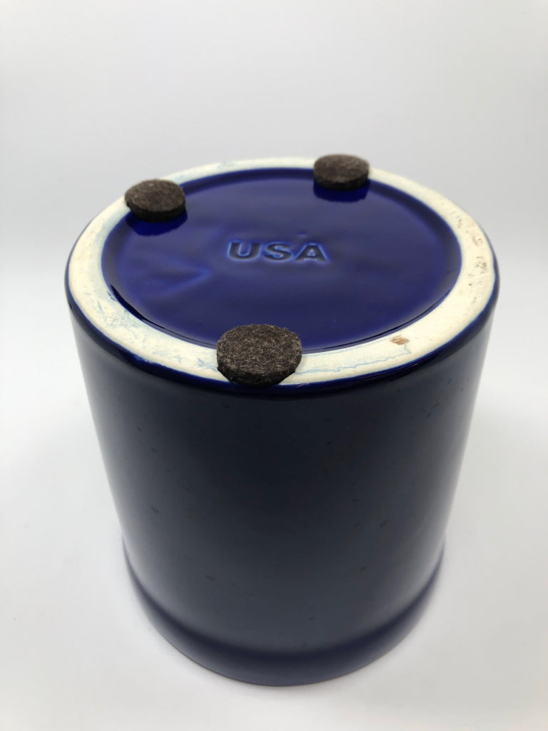 CERAMIC BLUE GLAZE UTENSIL HOLDER.