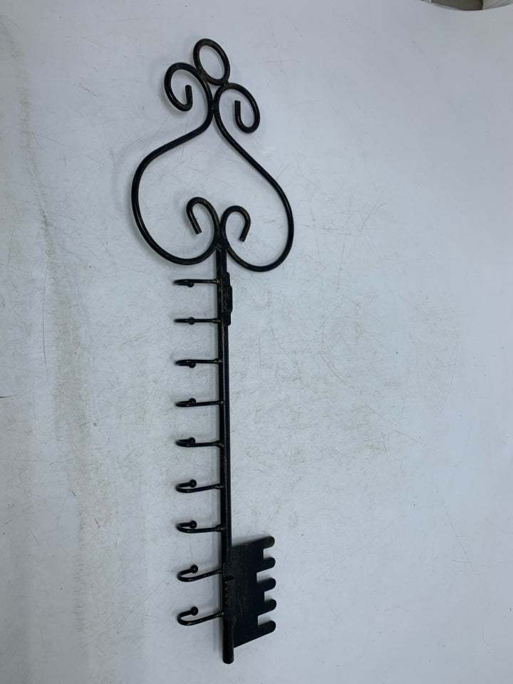 METAL DISTRESSED 9 HOOK KEY SHAPED KEY HOLDER WALL HANGING.