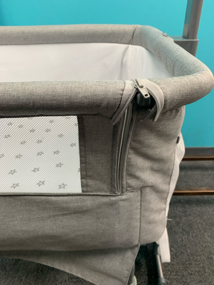 Milliard Bedside Bassinet