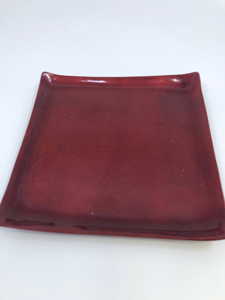 RED SQUARE CANDLE PLATE SANTAS WORKBENCH.