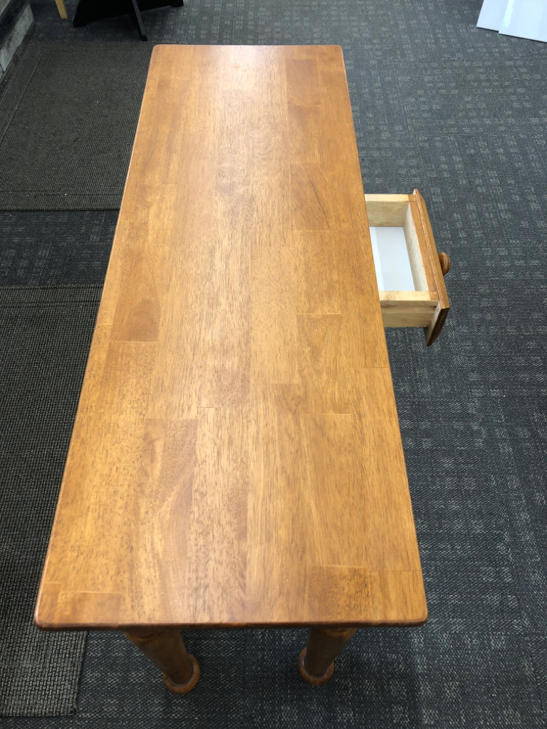 LT WOOD SPINDLE LEG SOFA TABLE W/DRAWER.