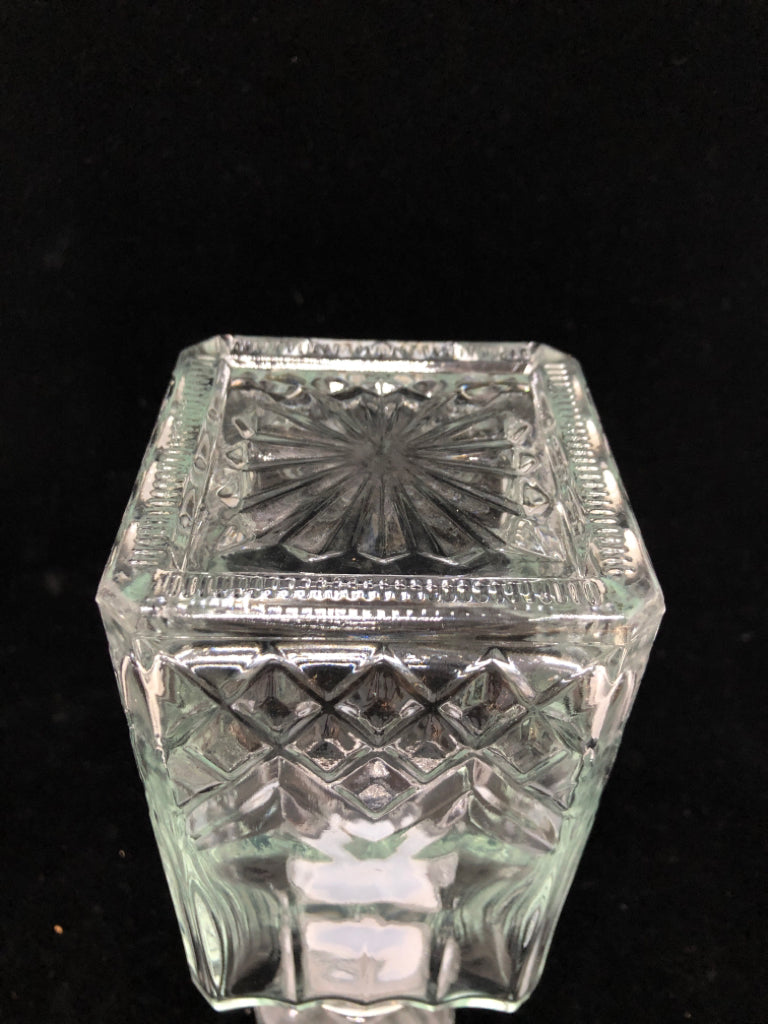 GLASS DECANTER W/SQUARE TOP.