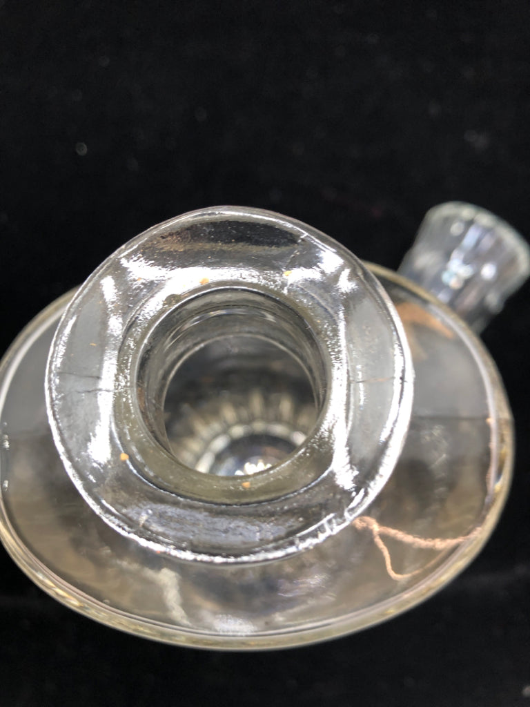 RIBBED BOTTOM CLEAR GLASS DECANTER.