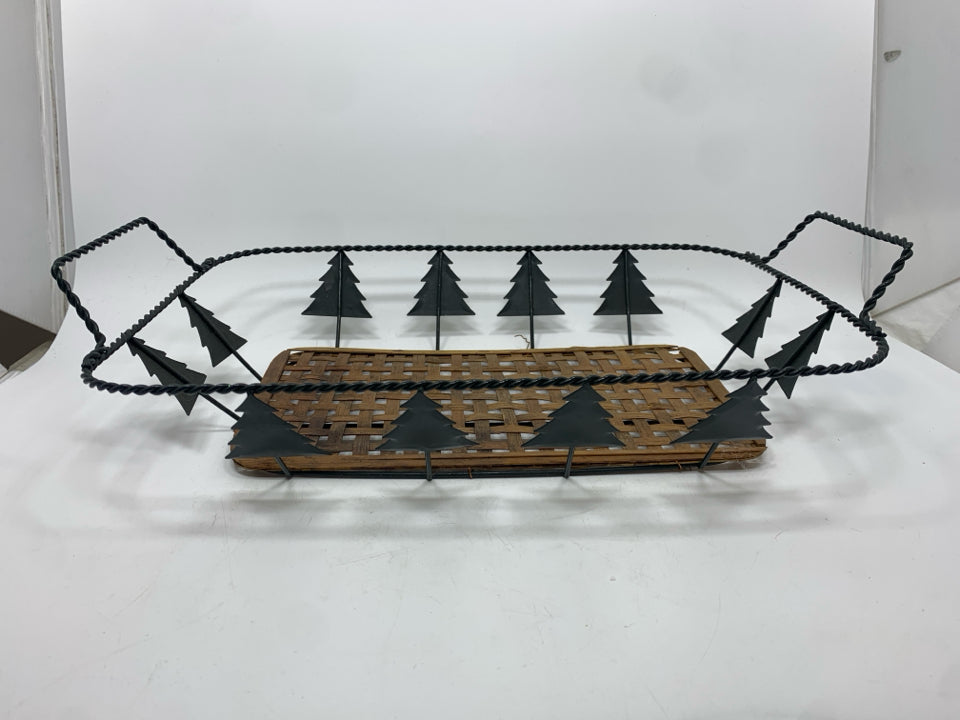 METAL TREE BASKET W/WOVEN BOTTOM.