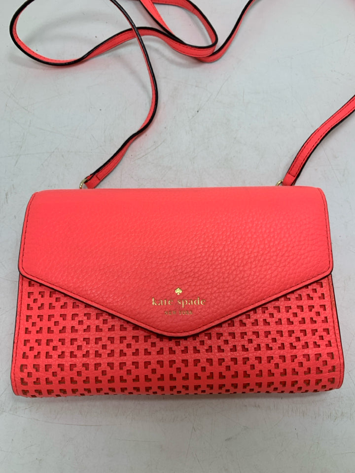 Winni Wakefield Lane Crossbody Suprise Coral