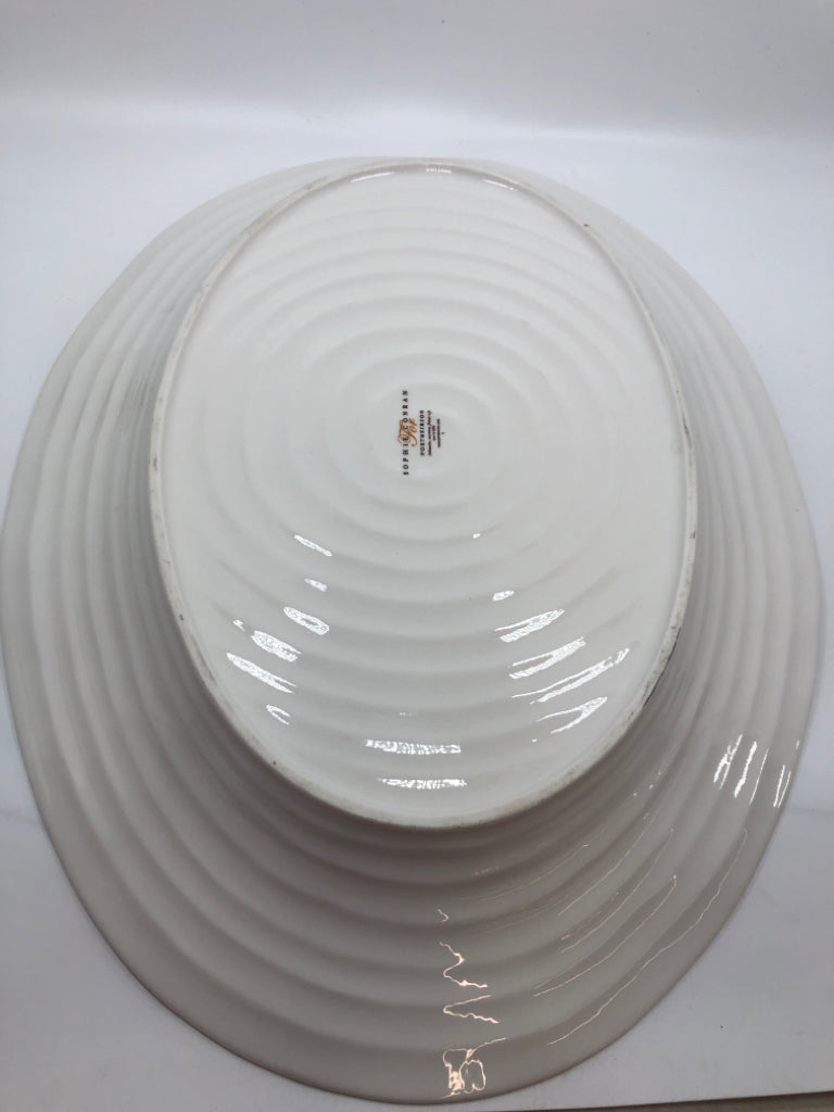 SWIRL TEXTURED OVAL PLATTER.