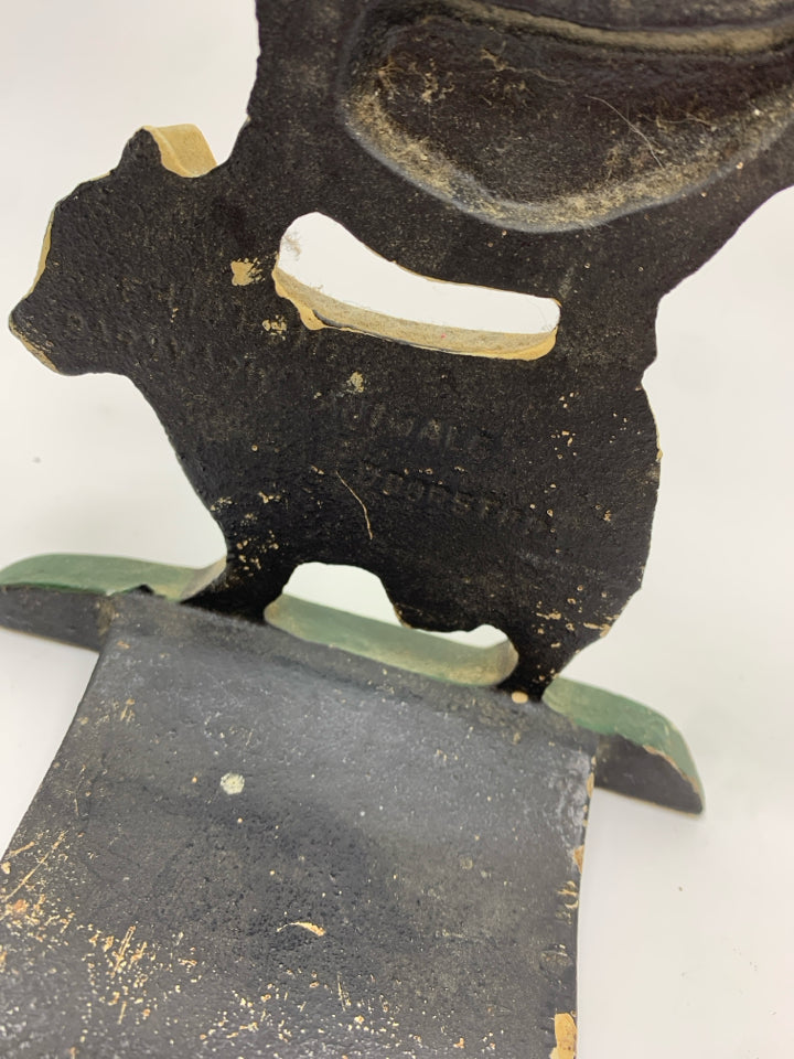 METAL FARM ANIMAL DOOR STOPPER.