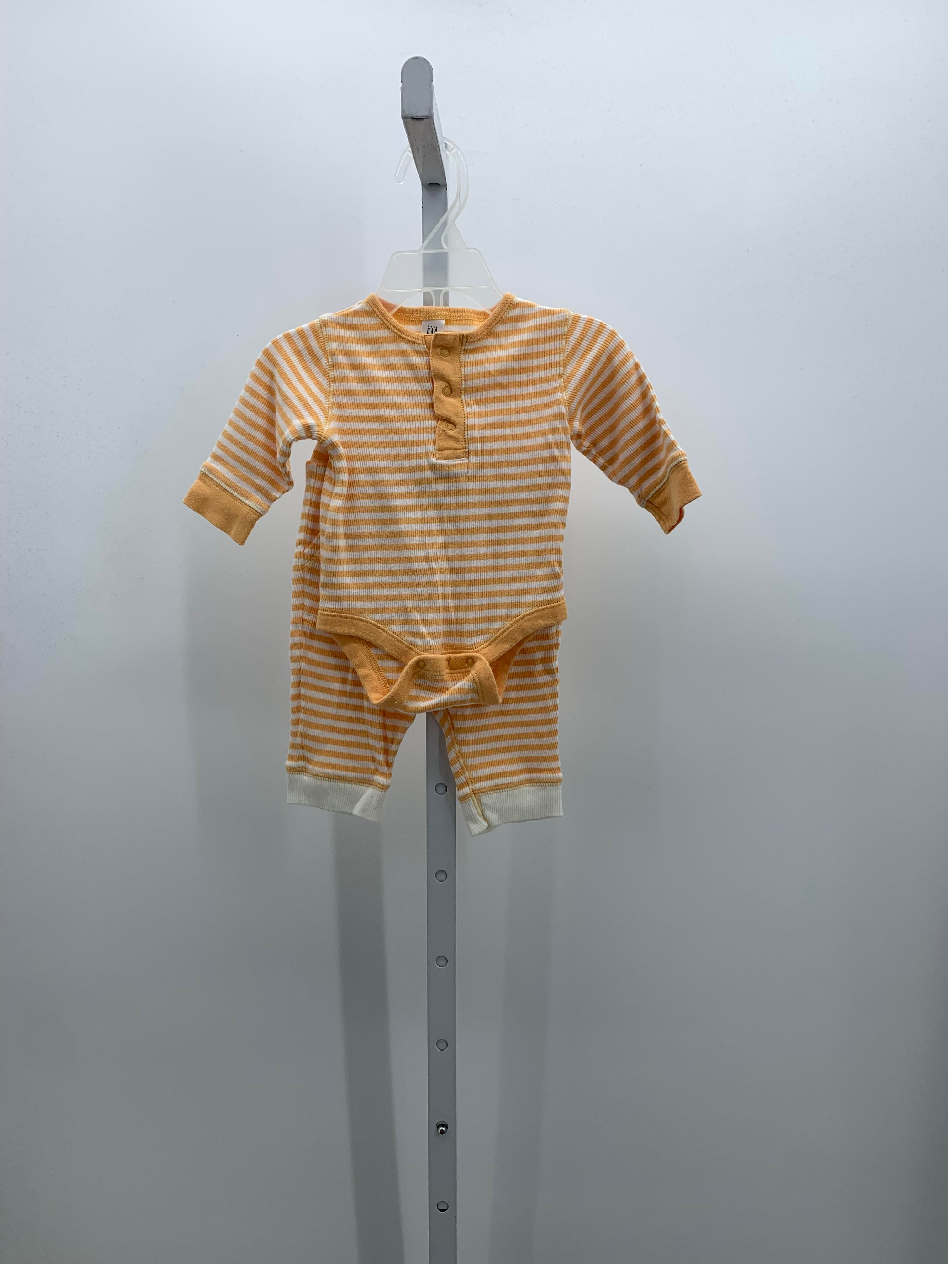 WHITE STRIPES RIBBED SHIRT AND PANTS