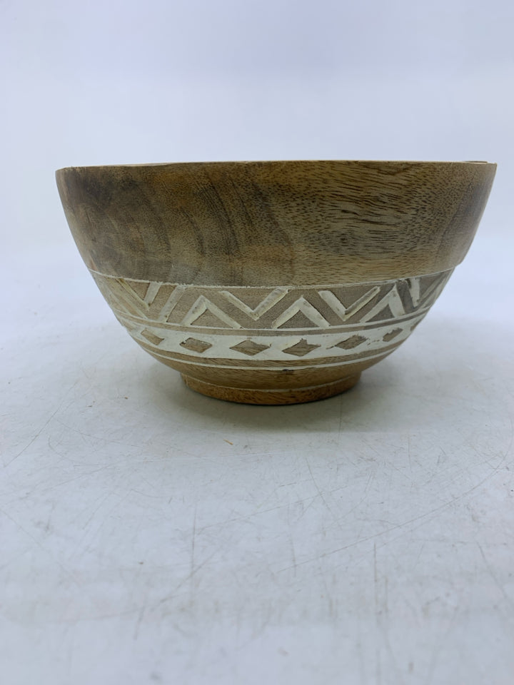 LIGHT WOOD CARVED BOW W/ WHITE DETAILS.