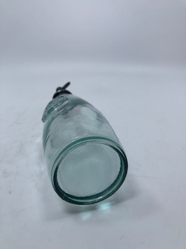 RECYCLED GLASS OIL DISPENSER.