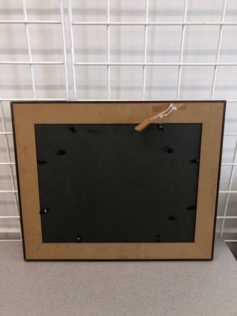 BEE W/GOLD GLITTER DESIGN IN BROWN FRAME.