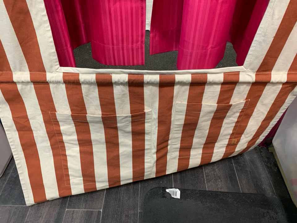 "Ferm Living" Kids Kiosk (100% GOTS-certified organic cotton and Beech Wooden St