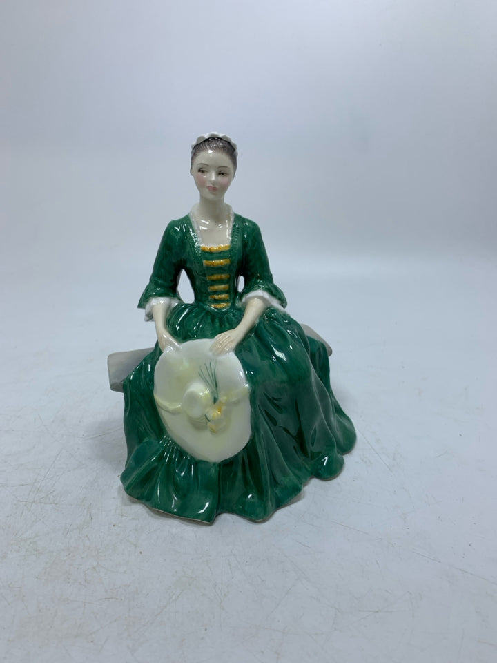 VTG PORCELAIN "LADY FROM WILLIAMSBURG" FIGURINE.
