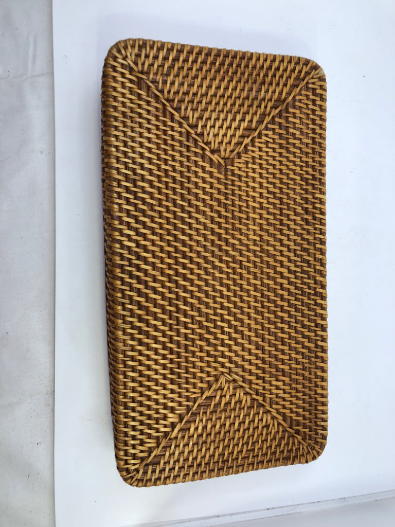 TIGHT WOVEN RECTANGLE TRAY W HANDLES.