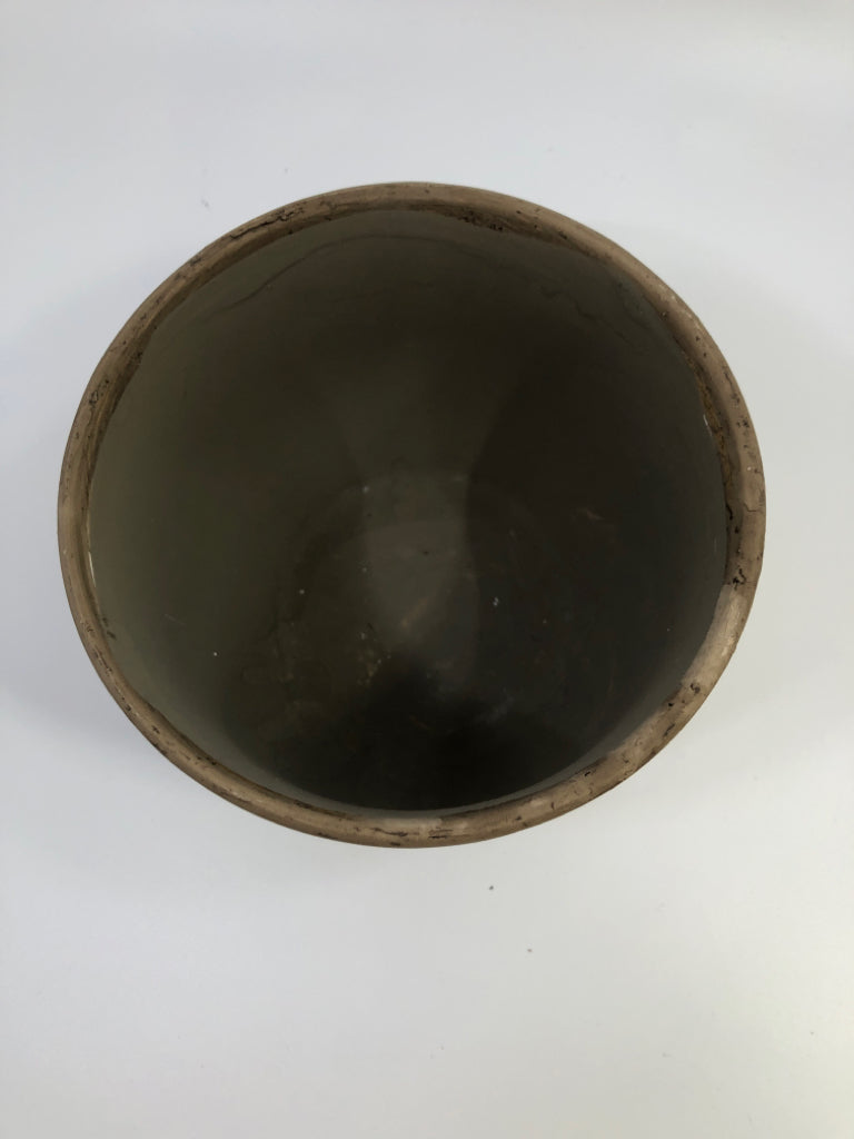 CREAM CRACKLE PLANTER W/FLOWER PATTERN BROWN EDGE.