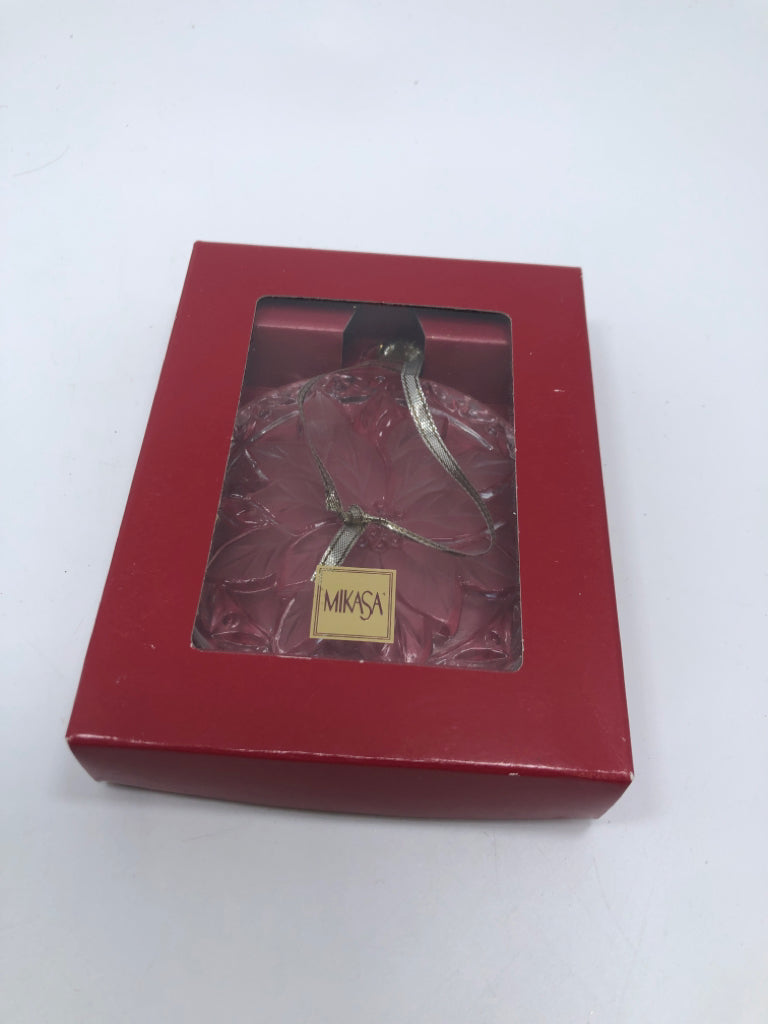 NIB CLEAR GLASS POINTSETTIA ETCHED ORNAMENT- MIKASA.