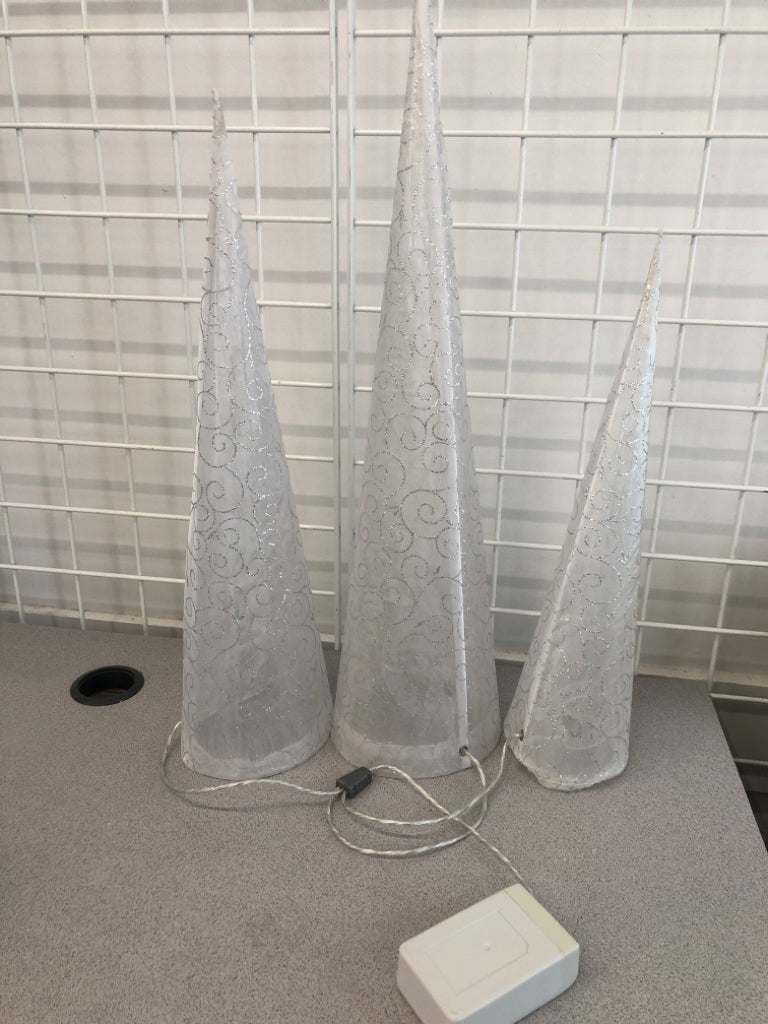 3 CONNECTED LIGHT-UP TREES.