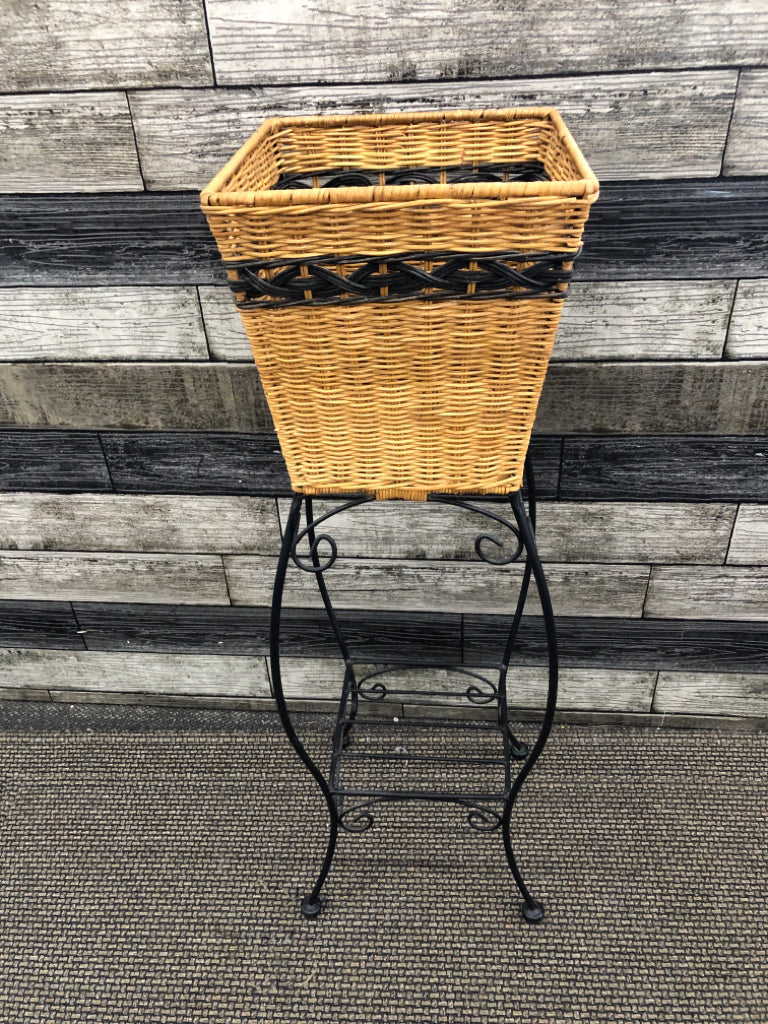 SQUARE WICKER PLANT STAND W/BOTTOM RACK & CURVED LEGS.