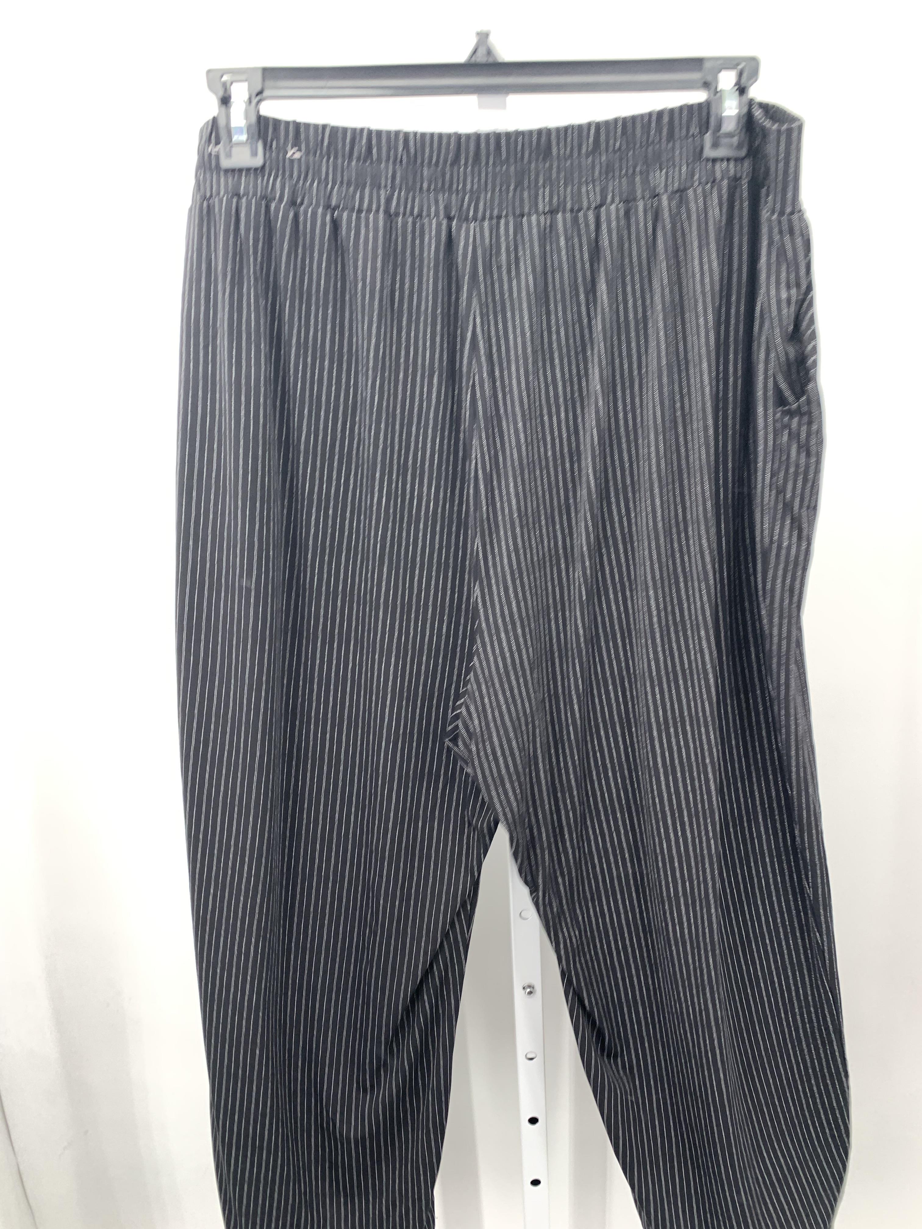 Maurices Size 22 W Womens Cropped Pants