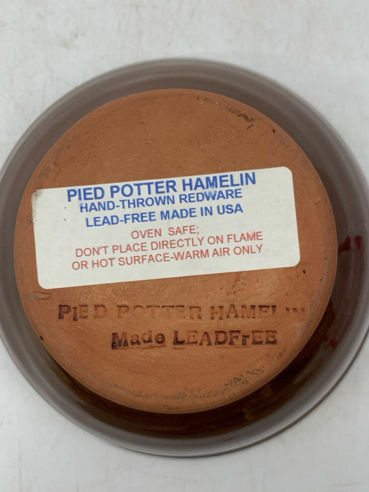 CRACKLE DESIGN W/ YELLOW DETAILED CENTER BOWL.