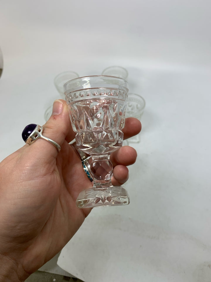 6 TEXTURED CORDIAL GLASSES.