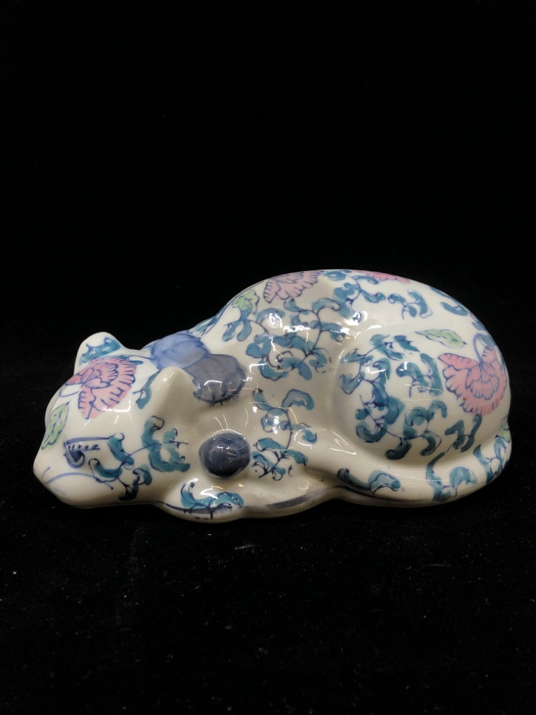 BLUE FLORAL PORCELAIN CHINESE CAT.