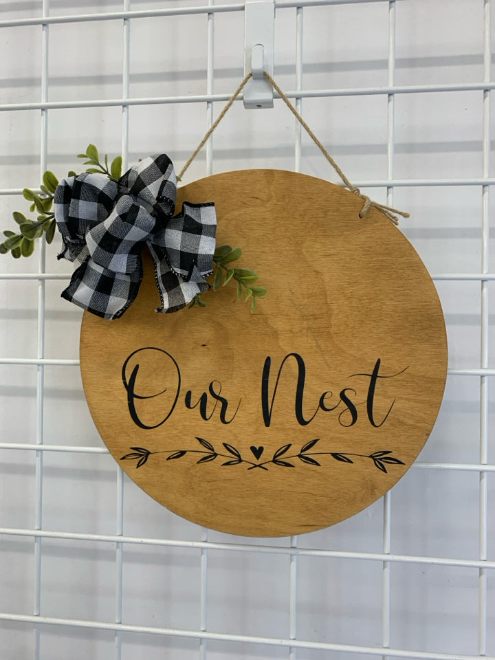 ROUND "OUR NEST" WALL HANGING BLACK.