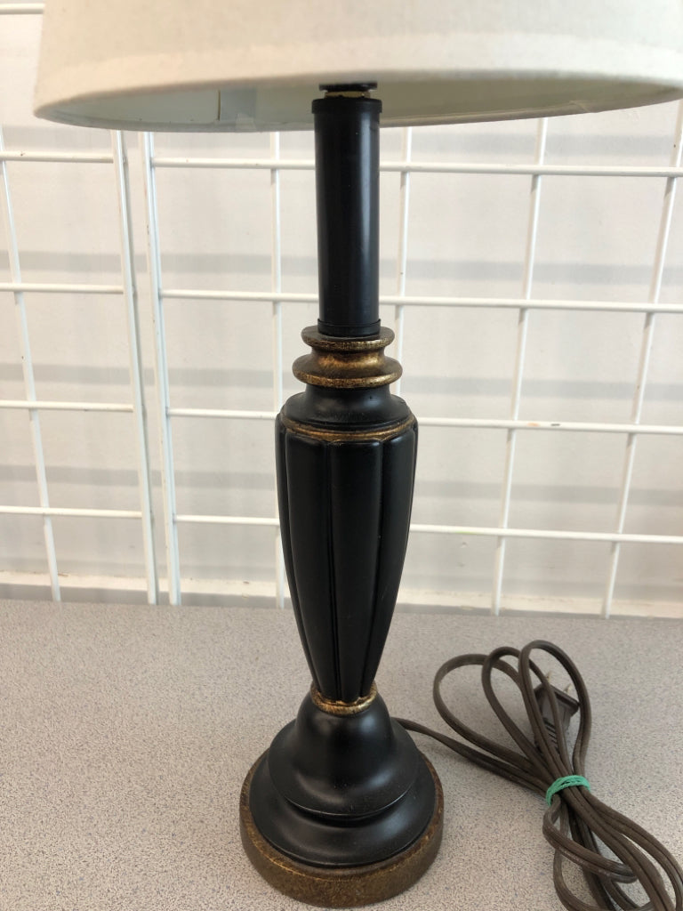 SM BLACK LAMP W/CONE SHADE.
