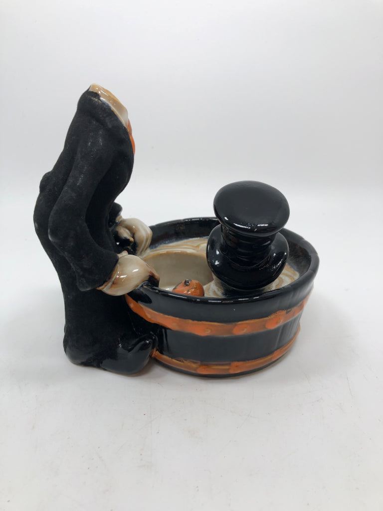 TEA LIGHT HOLDER BONEY BUNCH BOBBING FOR APPLES-YANKEE CANDLE.