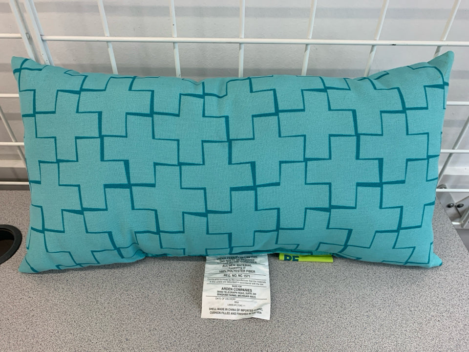 TEAL GEOMETRIC THROW PILLOW.
