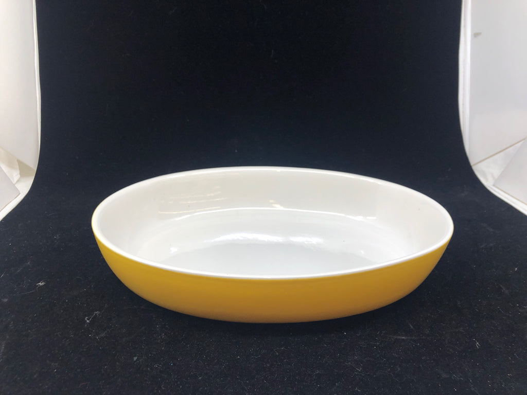 YELLOW + WHITE STONEWARE BAKING DISH.